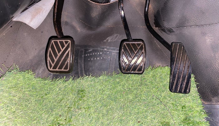 2017 Maruti Wagon R 1.0 VXI, Petrol, Manual, 30,207 km, Pedals