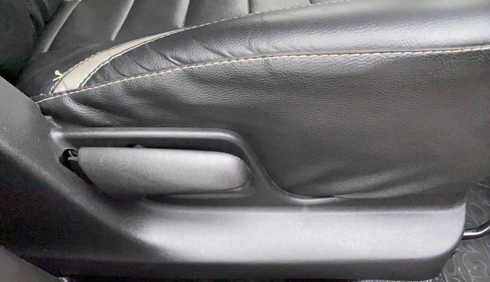 2016 Maruti Swift VXI, Petrol, Manual, 59,493 km, Driver Side Adjustment Panel