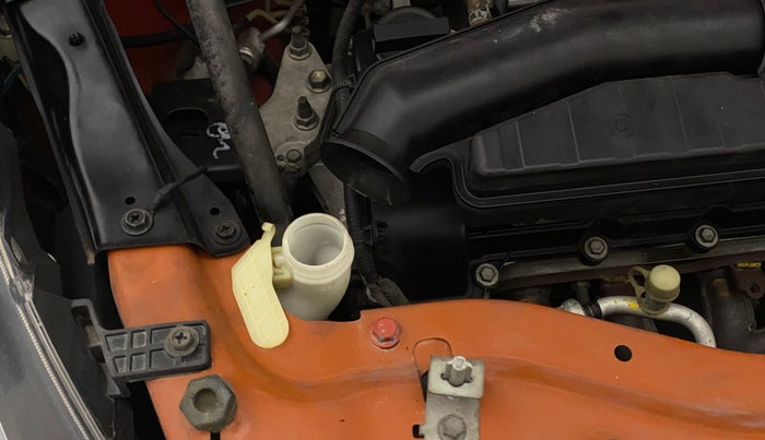 2016 Maruti Swift VXI, Petrol, Manual, 59,493 km, Front windshield - Wiper bottle cap missing