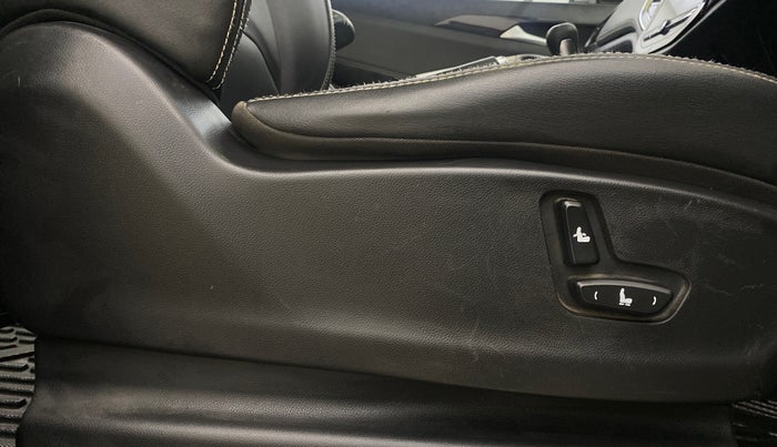 2019 MG HECTOR SHARP HYBRID 1.5 PETROL, Petrol, Manual, 72,811 km, Driver Side Adjustment Panel