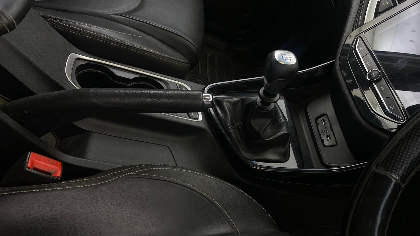 2019 MG HECTOR SHARP HYBRID 1.5 PETROL, Petrol, Manual, 72,811 km, Gear Lever