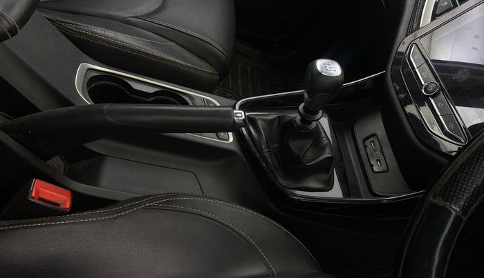 2019 MG HECTOR SHARP HYBRID 1.5 PETROL, Petrol, Manual, 72,811 km, Gear Lever