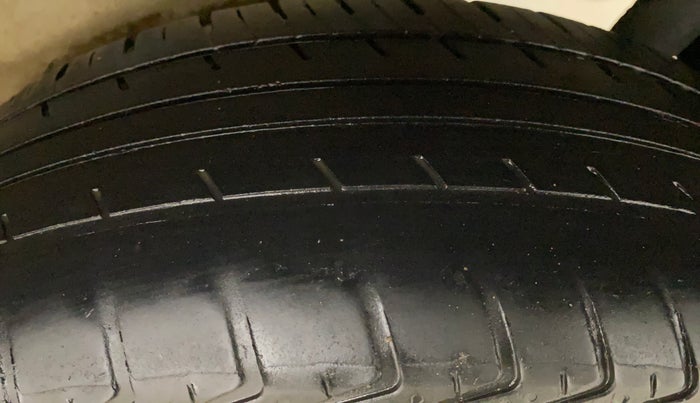 2014 Maruti Wagon R 1.0 VXI, Petrol, Manual, 1,33,861 km, Left Rear Tyre Tread