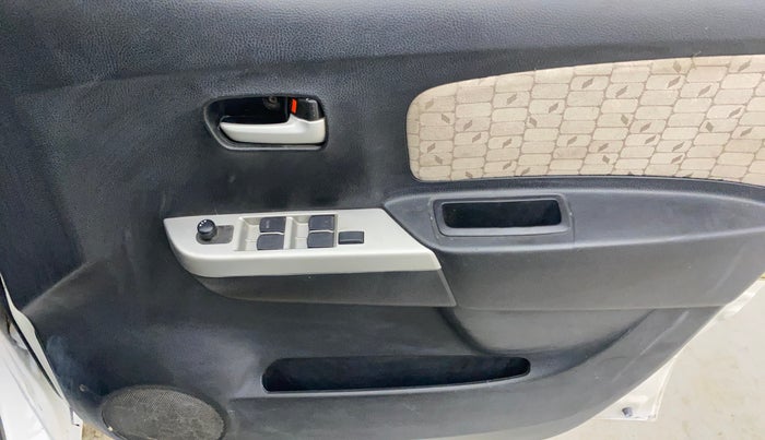 2014 Maruti Wagon R 1.0 VXI, Petrol, Manual, 1,33,861 km, Driver Side Door Panels Control