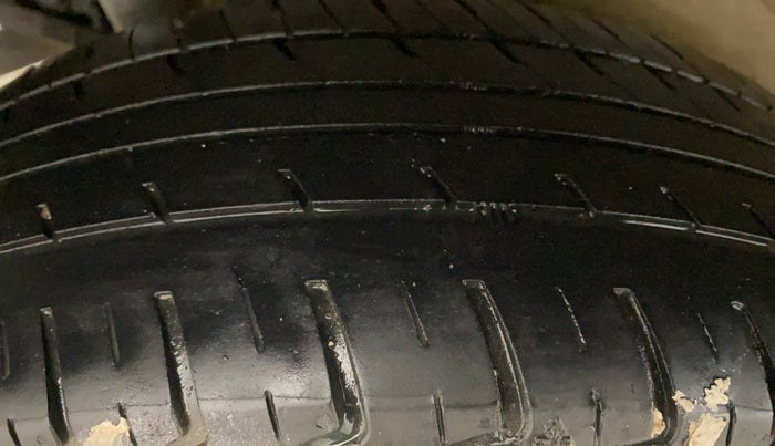 2014 Maruti Wagon R 1.0 VXI, Petrol, Manual, 1,33,861 km, Right Rear Tyre Tread