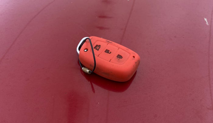 2015 Hyundai Verna FLUIDIC 4S 1.6 VTVT S(O), Petrol, Manual, 65,834 km, Key Close Up