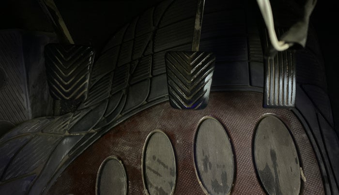 2015 Hyundai Verna FLUIDIC 4S 1.6 VTVT S(O), Petrol, Manual, 65,834 km, Pedals