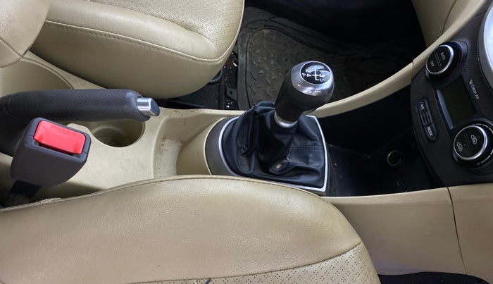 2015 Hyundai Verna FLUIDIC 4S 1.6 VTVT S(O), Petrol, Manual, 65,834 km, Gear Lever