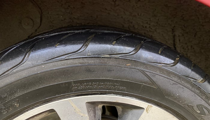 2015 Hyundai Verna FLUIDIC 4S 1.6 VTVT S(O), Petrol, Manual, 65,834 km, Right Rear Tyre Tread