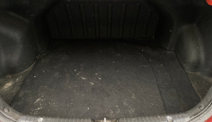 2015 Hyundai Verna FLUIDIC 4S 1.6 VTVT S(O), Petrol, Manual, 65,834 km, Boot Inside