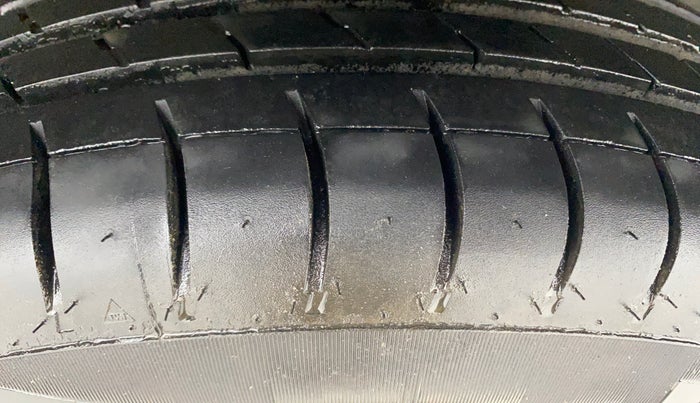 2019 Maruti Swift VXI, Petrol, Manual, 74,408 km, Left Rear Tyre Tread