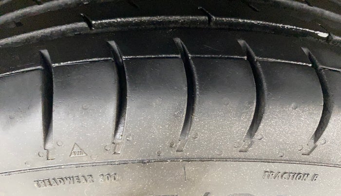 2019 Maruti Swift VXI, Petrol, Manual, 74,408 km, Right Front Tyre Tread