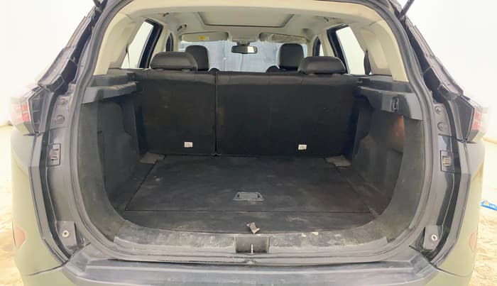 2020 Tata Harrier XZA PLUS 2.0L, Diesel, Automatic, 1,23,596 km, Boot Inside