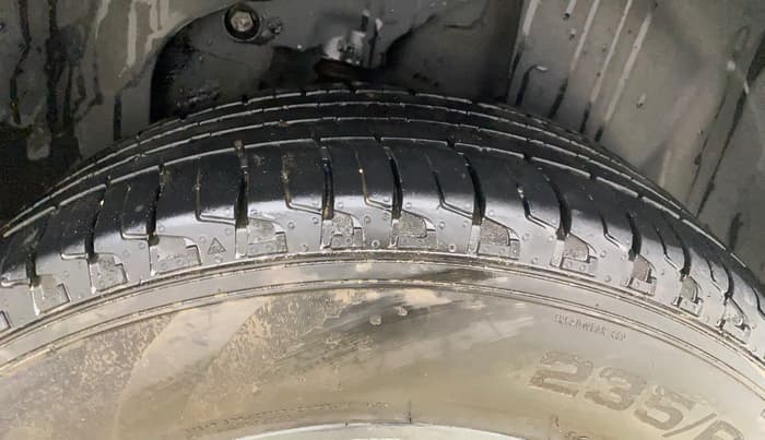 2020 Tata Harrier XZA PLUS 2.0L, Diesel, Automatic, 1,23,596 km, Left Rear Tyre Tread