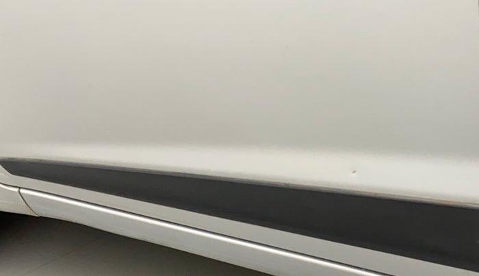 2017 Hyundai Grand i10 ASTA 1.2 KAPPA VTVT, Petrol, Manual, 72,254 km, Front passenger door - Slightly dented