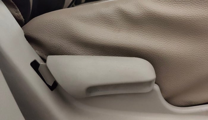 2019 Maruti Celerio VXI (O) CNG, CNG, Manual, 76,998 km, Driver Side Adjustment Panel