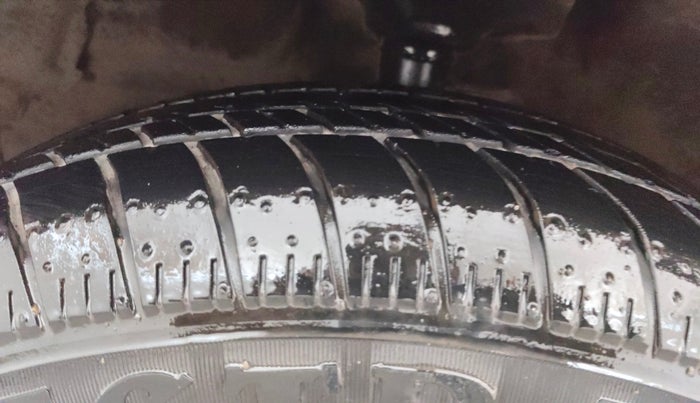 2019 Maruti Celerio VXI (O) CNG, CNG, Manual, 76,998 km, Left Front Tyre Tread