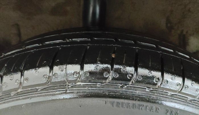 2019 Maruti Celerio VXI (O) CNG, CNG, Manual, 76,998 km, Right Rear Tyre Tread