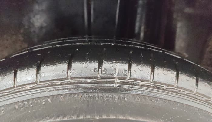2019 Maruti Ciaz ALPHA 1.5 SHVS PETROL, Petrol, Manual, 42,107 km, Left Rear Tyre Tread