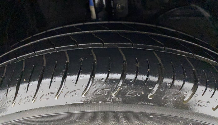 2021 Maruti Baleno DELTA PETROL 1.2, Petrol, Manual, 44,854 km, Right Front Tyre Tread