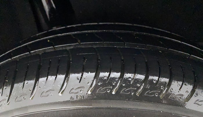 2021 Maruti Baleno DELTA PETROL 1.2, Petrol, Manual, 44,854 km, Right Rear Tyre Tread