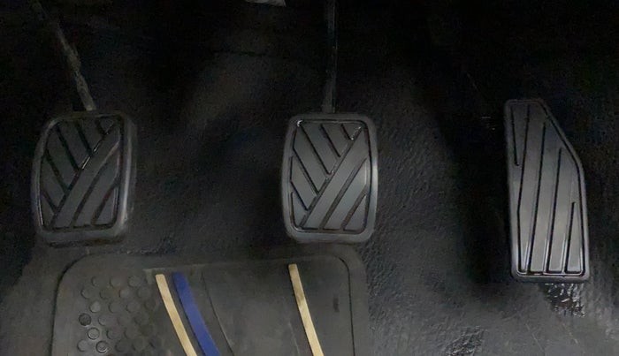 2021 Maruti Baleno DELTA PETROL 1.2, Petrol, Manual, 44,854 km, Pedals