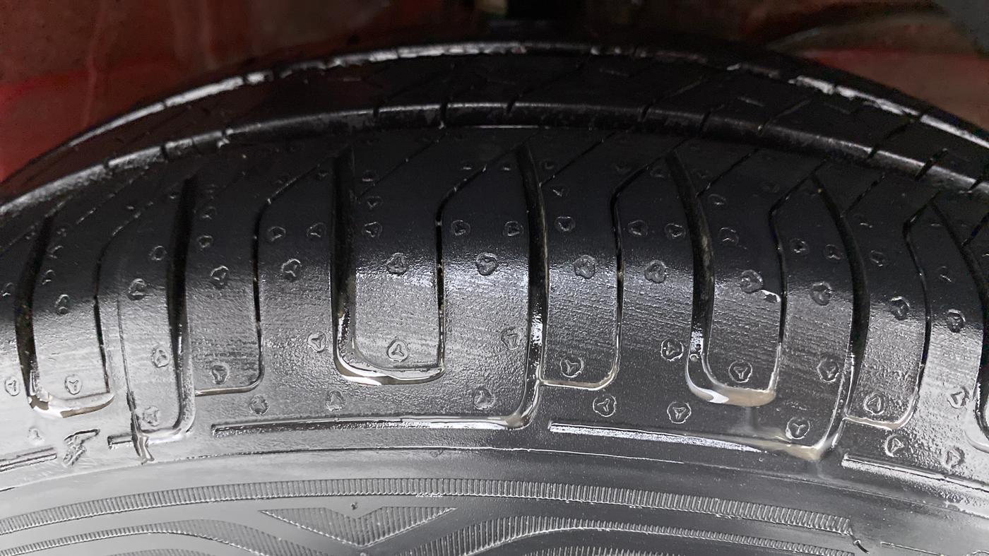 2019 Maruti Swift VXI D, Petrol, Manual, 46,468 km, Right Front Tyre Tread