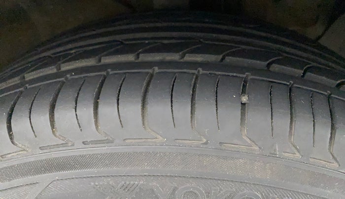 2017 Hyundai Creta SX 1.6 DIESEL, Diesel, Manual, 61,025 km, Right Front Tyre Tread