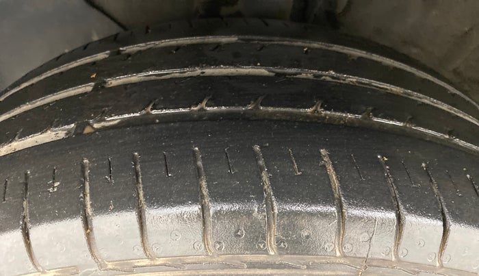 2017 Hyundai Elite i20 SPORTZ 1.2, Petrol, Manual, 33,269 km, Left Front Tyre Tread