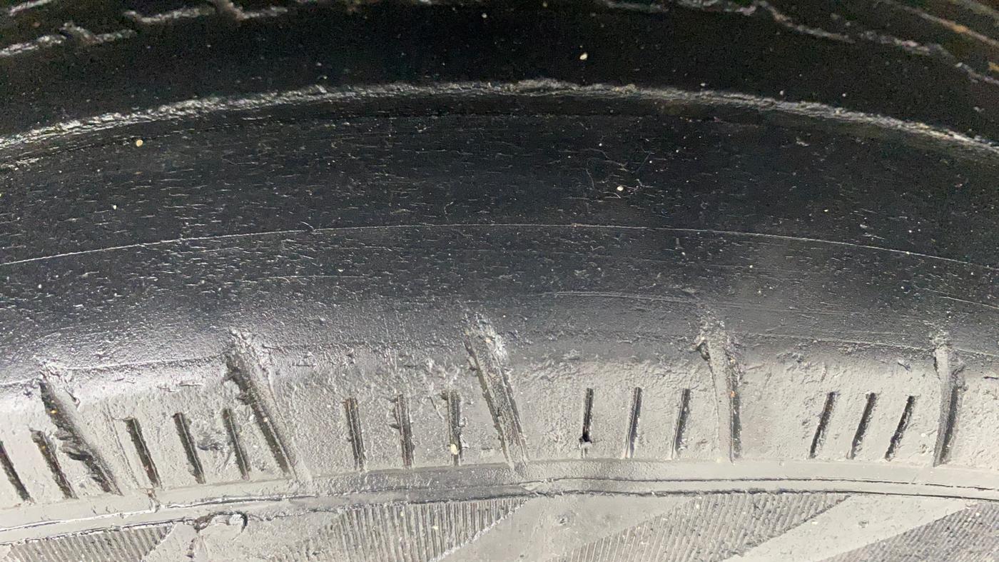 2013 Nissan Sunny XL DIESEL, Diesel, Manual, 1,02,216 km, Right Front Tyre Tread