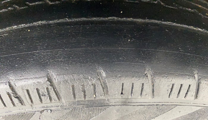 2013 Nissan Sunny XL DIESEL, Diesel, Manual, 1,02,155 km, Right Front Tyre Tread