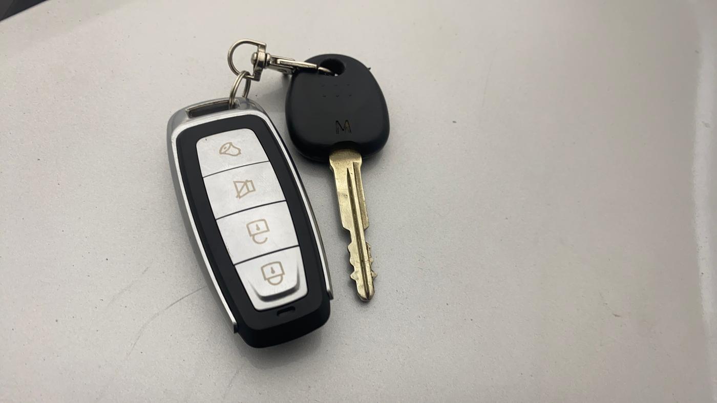 2018 Hyundai Xcent E, CNG, Manual, 54,997 km, Key Close Up
