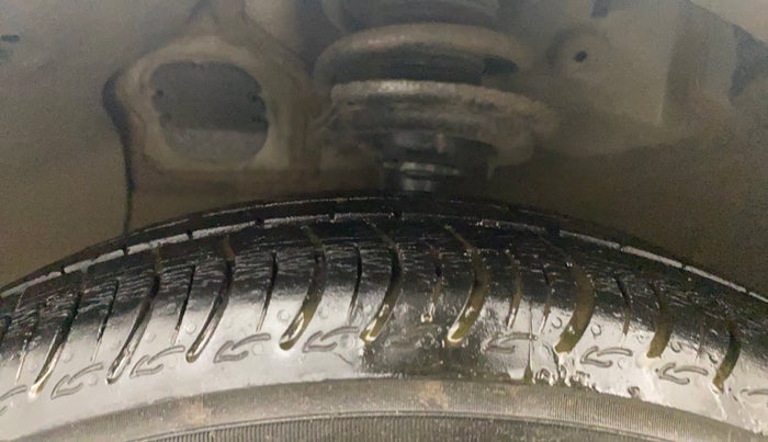 2018 Hyundai Xcent E, CNG, Manual, 54,997 km, Left Front Tyre Tread