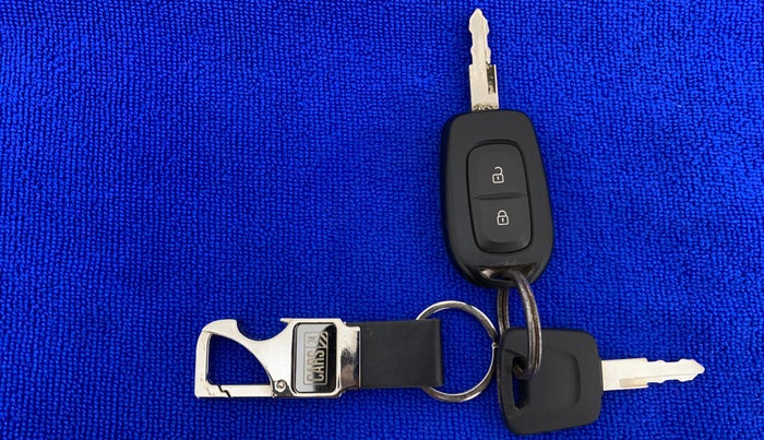 2016 Datsun Redi Go S 1.0, Petrol, Manual, 17,428 km, Key Close Up