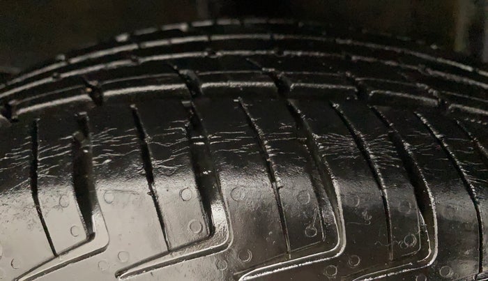 2016 Datsun Redi Go S 1.0, Petrol, Manual, 17,428 km, Right Rear Tyre Tread