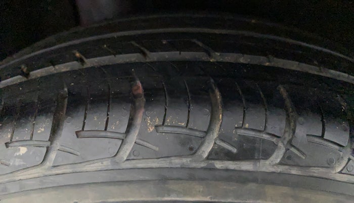 2016 Maruti Baleno DELTA 1.2 K12, Petrol, Manual, 24,022 km, Right Rear Tyre Tread
