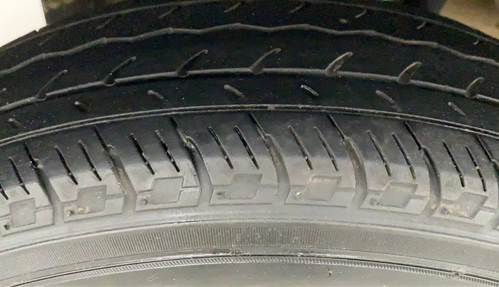 2018 Maruti Alto 800 LXI, Petrol, Manual, 46,076 km, Right Rear Tyre Tread