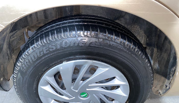 2014 Maruti Swift Dzire VXI, Petrol, Manual, 18,745 km, Right Rear Tyre Tread