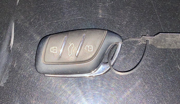 2023 MG ASTOR  SMART BLACK STORM EDITION , Petrol, Manual, 28,728 km, Key Close Up