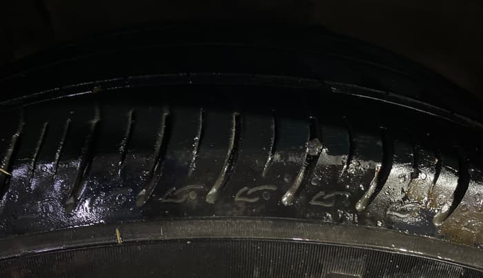 2013 Maruti Ertiga VXI, Petrol, Manual, 47,107 km, Left Front Tyre Tread