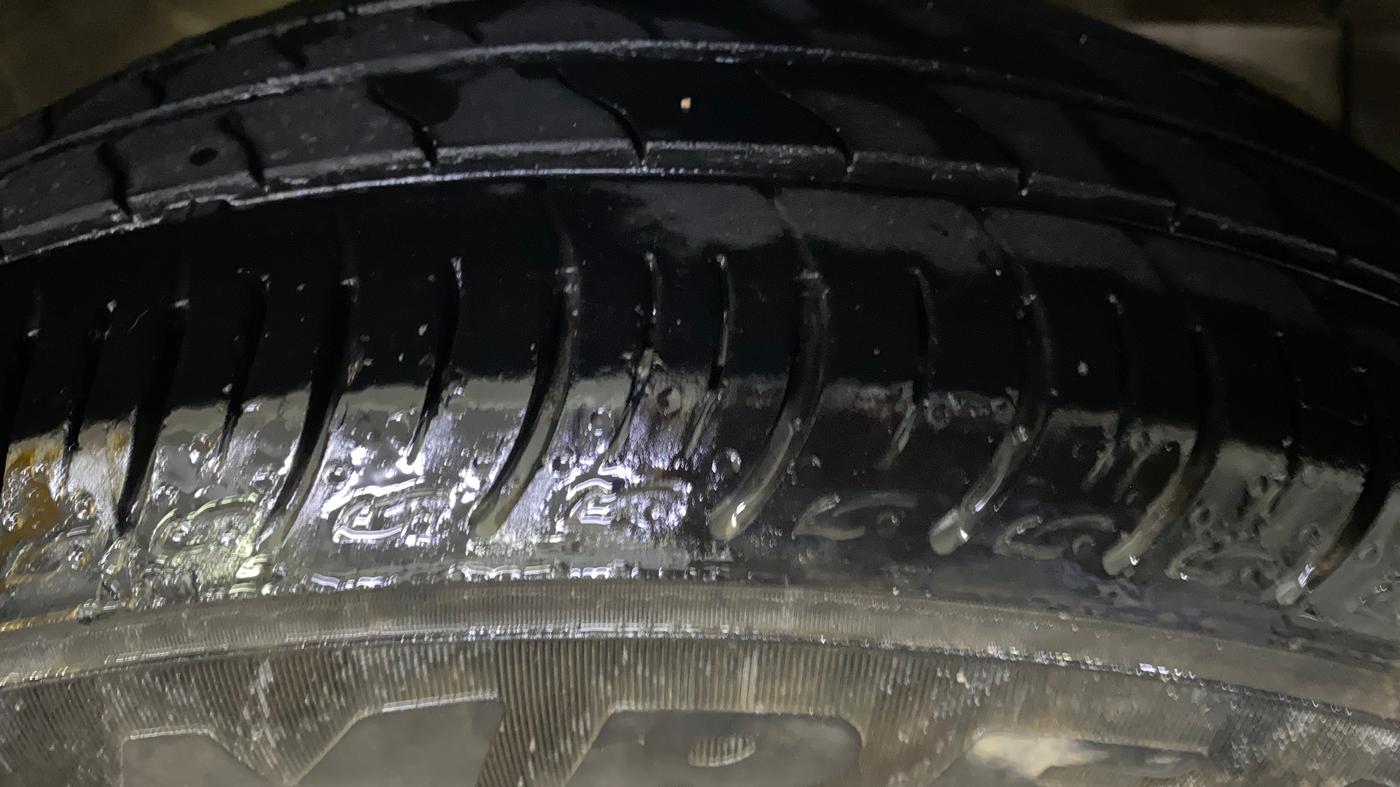 2013 Maruti Ertiga VXI, Petrol, Manual, 47,107 km, Right Front Tyre Tread
