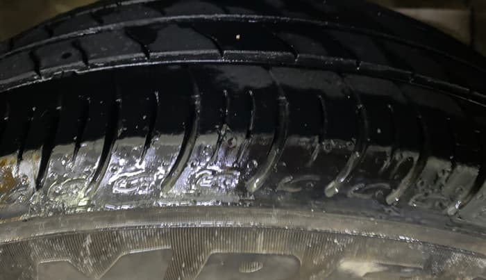 2013 Maruti Ertiga VXI, Petrol, Manual, 47,107 km, Right Front Tyre Tread