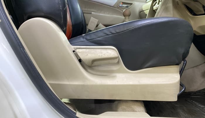 2013 Maruti Ertiga VXI, Petrol, Manual, 47,107 km, Driver Side Adjustment Panel