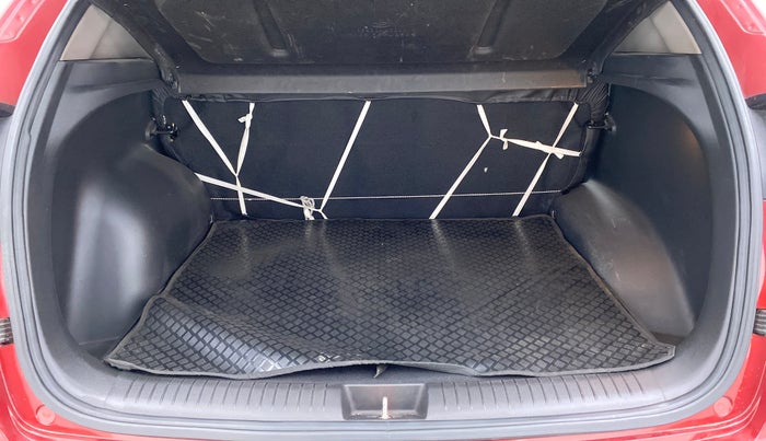 2016 Hyundai Creta 1.6 SX PLUS PETROL, Petrol, Manual, 46,122 km, Boot Inside