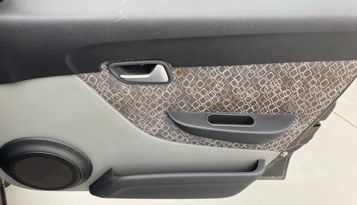2016 Maruti Alto 800 VXI, Petrol, Manual, 26,851 km, Driver Side Door Panels Control