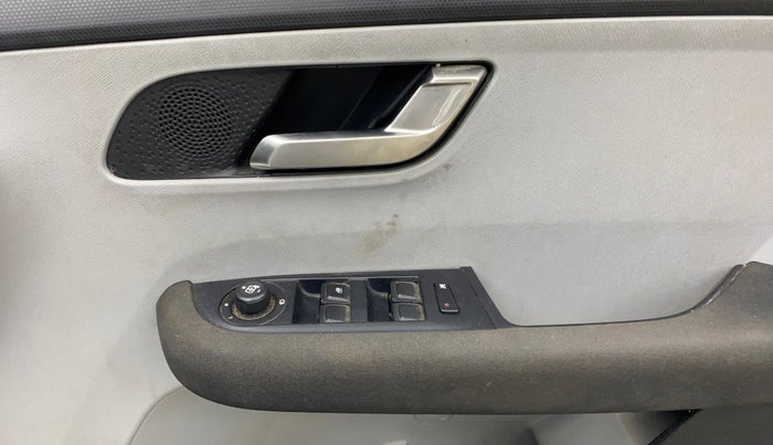 2021 Tata ALTROZ XZ PETROL, Petrol, Manual, 38,054 km, Driver Side Door Panels Control