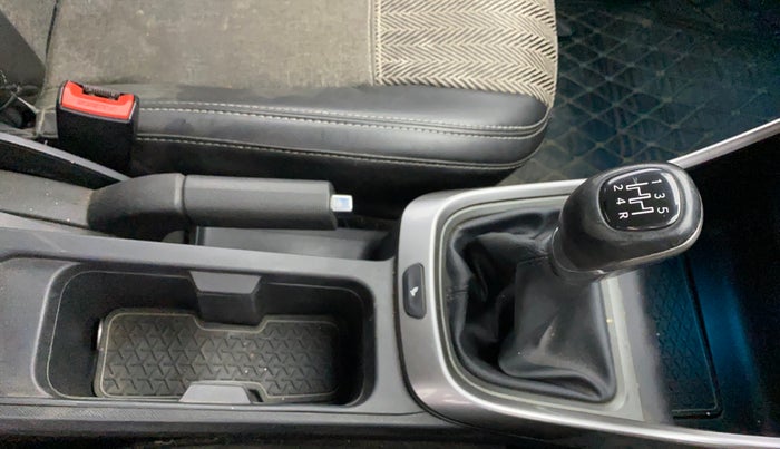 2021 Tata ALTROZ XZ PETROL, Petrol, Manual, 38,054 km, Gear Lever