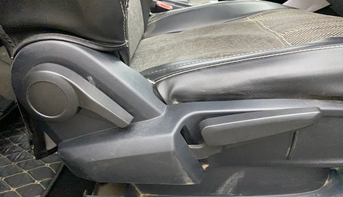 2021 Tata ALTROZ XZ PETROL, Petrol, Manual, 38,054 km, Driver Side Adjustment Panel