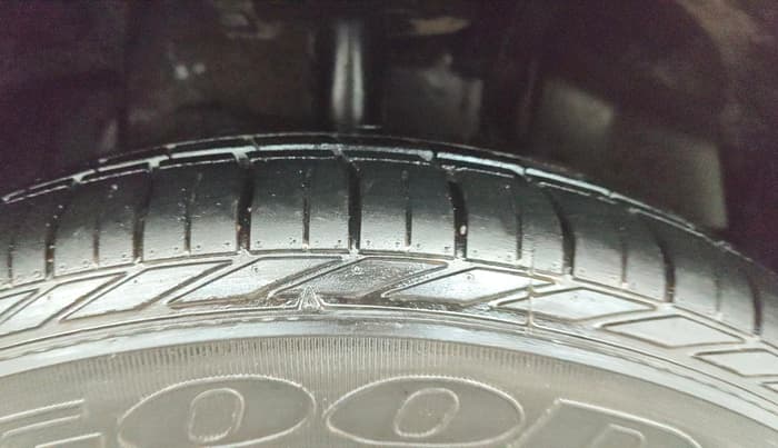 2018 Tata NEXON XMA PETROL, Petrol, Automatic, 38,696 km, Right Front Tyre Tread