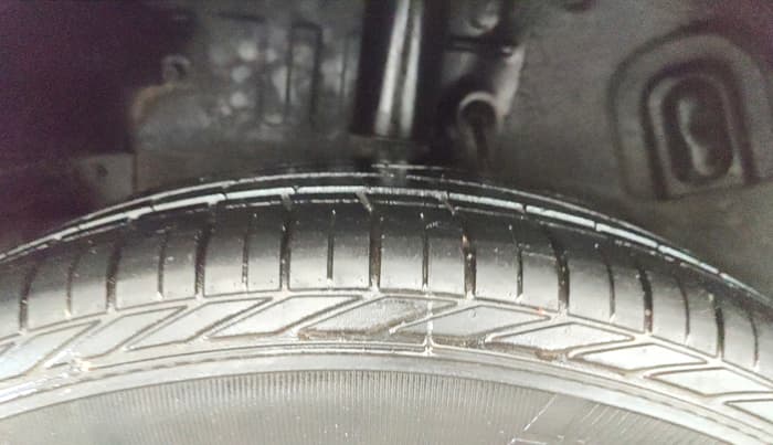 2018 Tata NEXON XMA PETROL, Petrol, Automatic, 38,696 km, Right Rear Tyre Tread